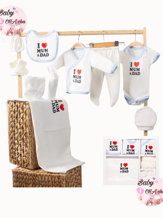 I Love Mum & Dad yazılı, mavi detaylı 10 parçalık %100 pamuk unisex yenidoğan hastane çıkışı bebek seti.

